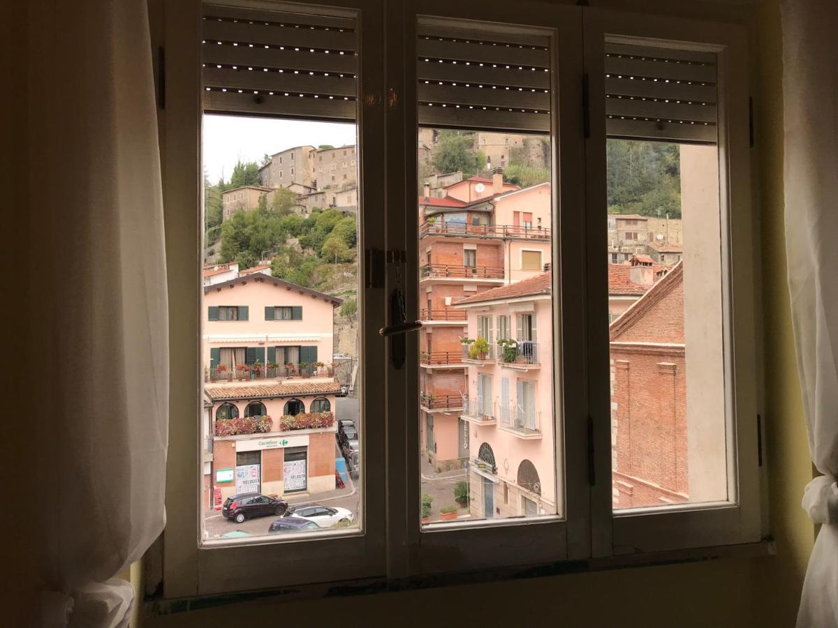 Al Campanile Centro Storico Ampio Luminoso E Panoramico Appartamento Trilocale Carsoli Zewnętrze zdjęcie