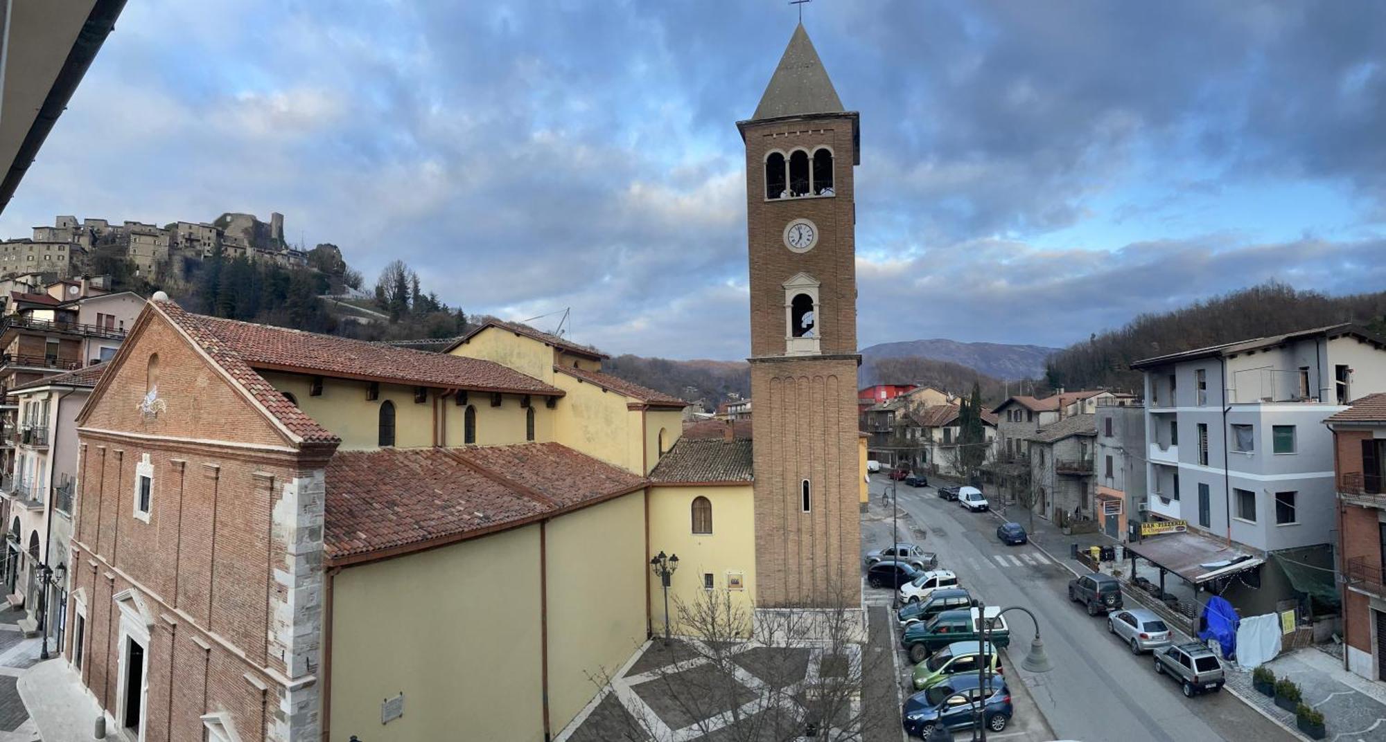 Al Campanile Centro Storico Ampio Luminoso E Panoramico Appartamento Trilocale Carsoli Zewnętrze zdjęcie