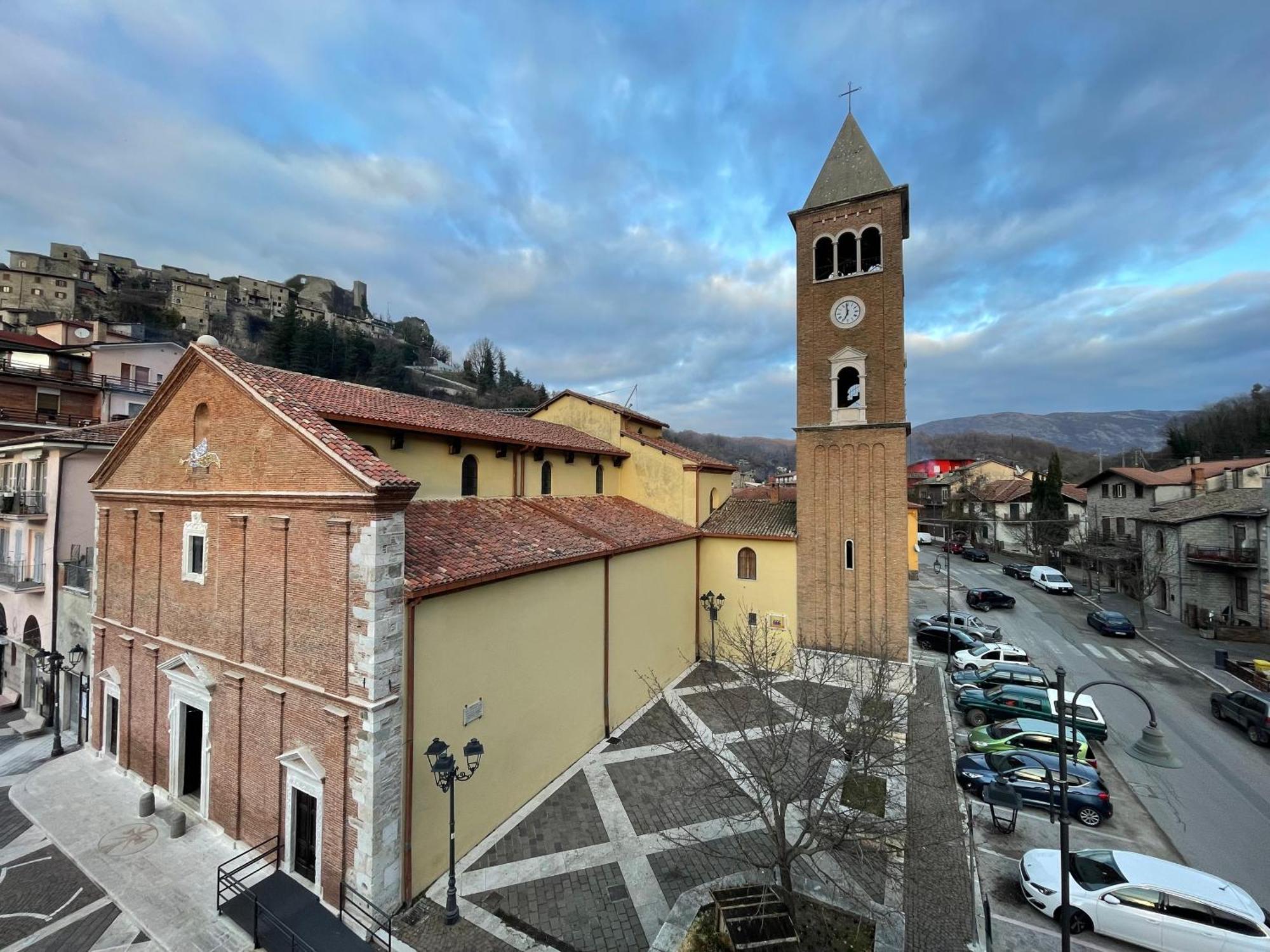 Al Campanile Centro Storico Ampio Luminoso E Panoramico Appartamento Trilocale Carsoli Zewnętrze zdjęcie